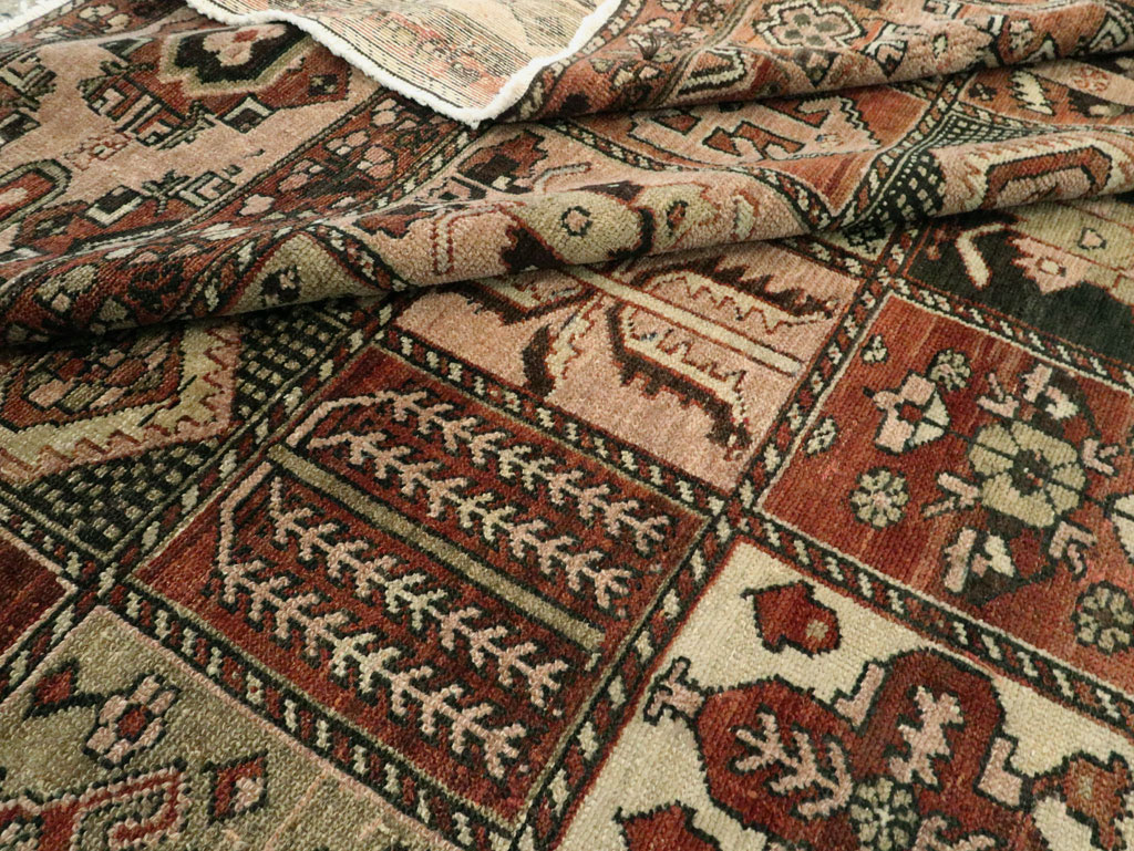 Vintage Persian Bakhtiari Room Size Rug, No.24672 - Gss