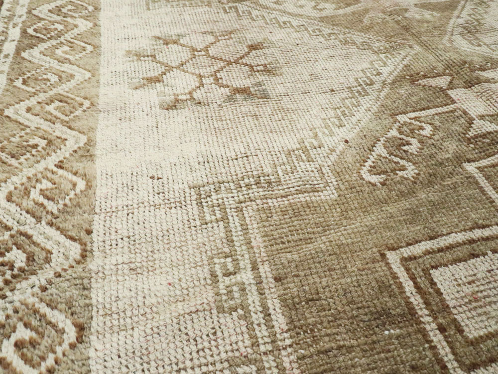 Vintage Turkish Anatolian Gallery Carpet, No.24737 - Gss