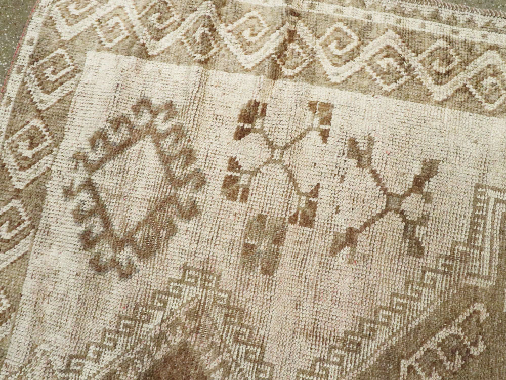 Vintage Turkish Anatolian Gallery Carpet, No.24737 - Gss