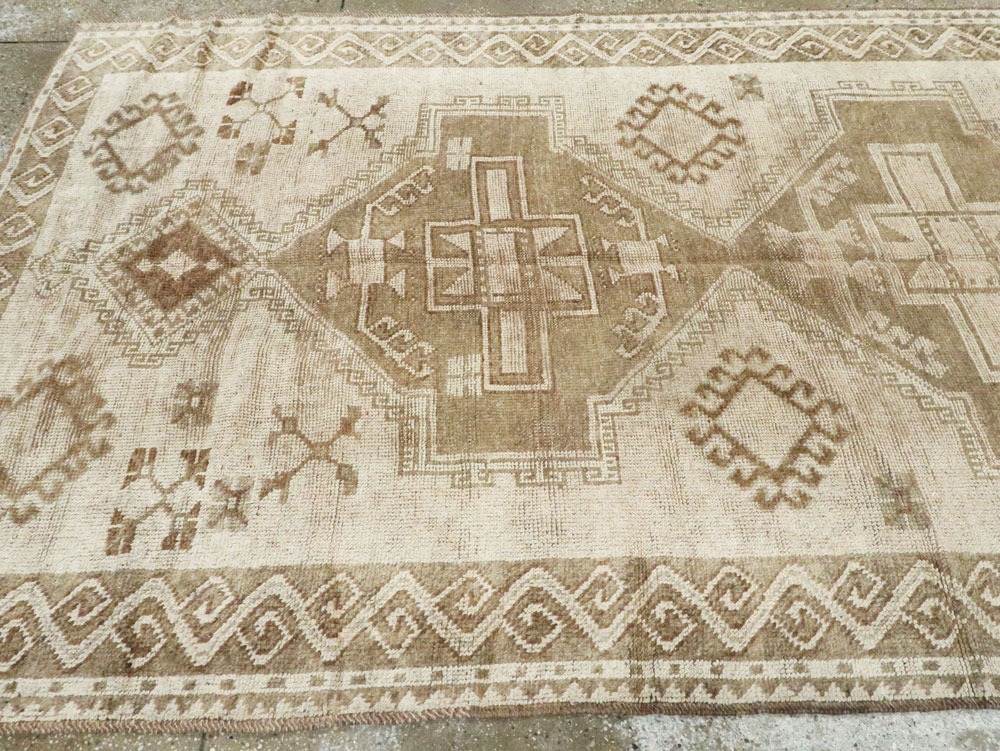 Vintage Turkish Anatolian Gallery Carpet, No.24737 - Gss