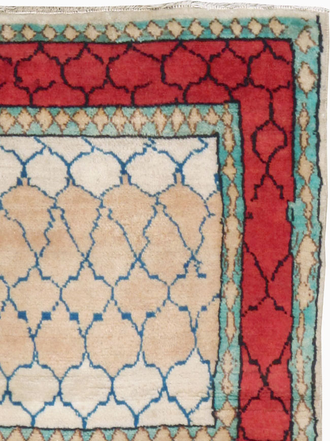 Vintage Persian Tabriz Rug, No.24815 - Gss