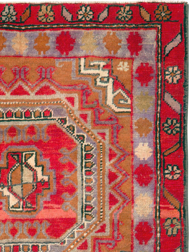 Vintage Persian Tabriz Rug, No.25170 - Gss