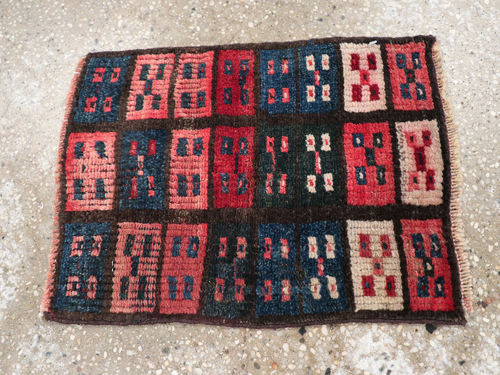 Vintage Persian Gabbeh Throw Rug, No.25174 - Gss