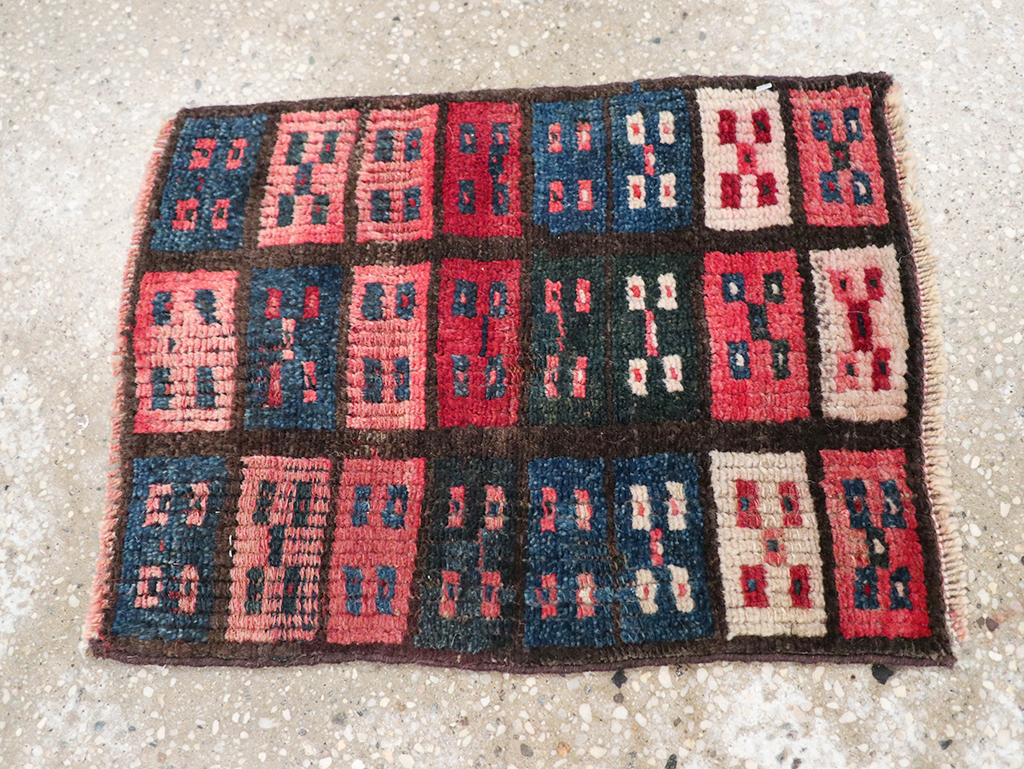 Vintage Persian Gabbeh Throw Rug, No.25174 - Gss