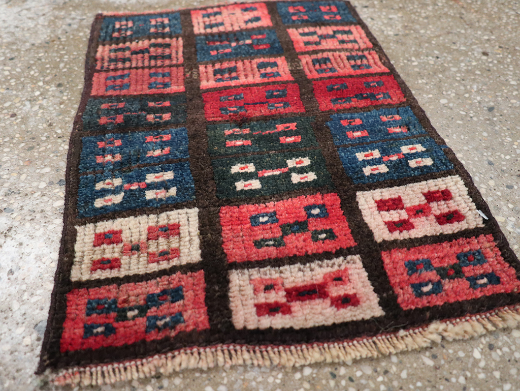 Vintage Persian Gabbeh Throw Rug, No.25174 - Gss