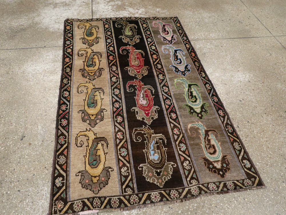 Vintage Persian Shiraz Rug, No.25208 - Gss
