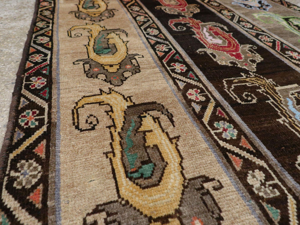 Vintage Persian Shiraz Rug, No.25208 - Gss