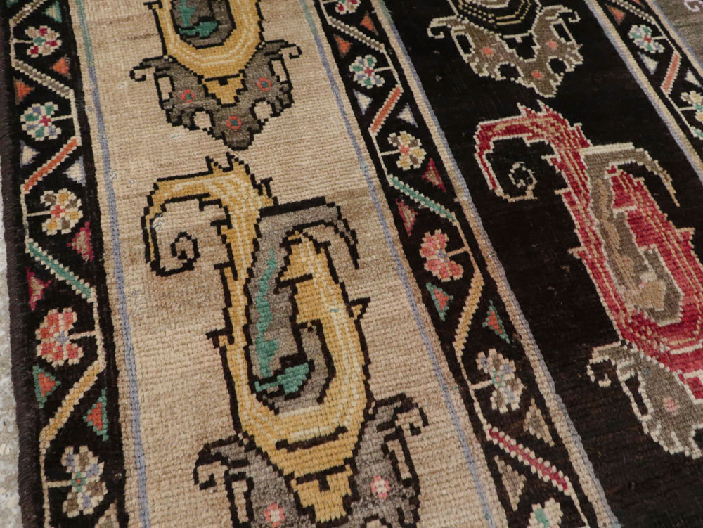 Vintage Persian Shiraz Rug, No.25208 - Gss