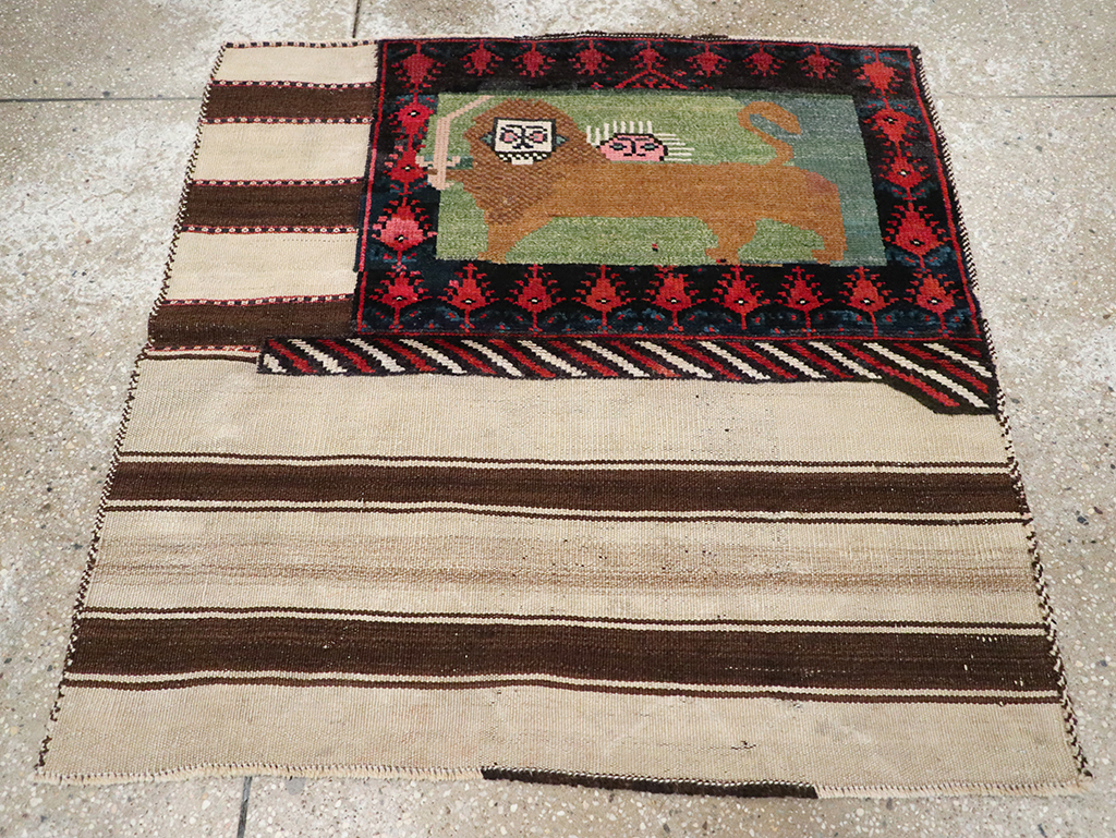 Vintage Persian Bakhtiari Pictorial Rug, No.25259 - Gss