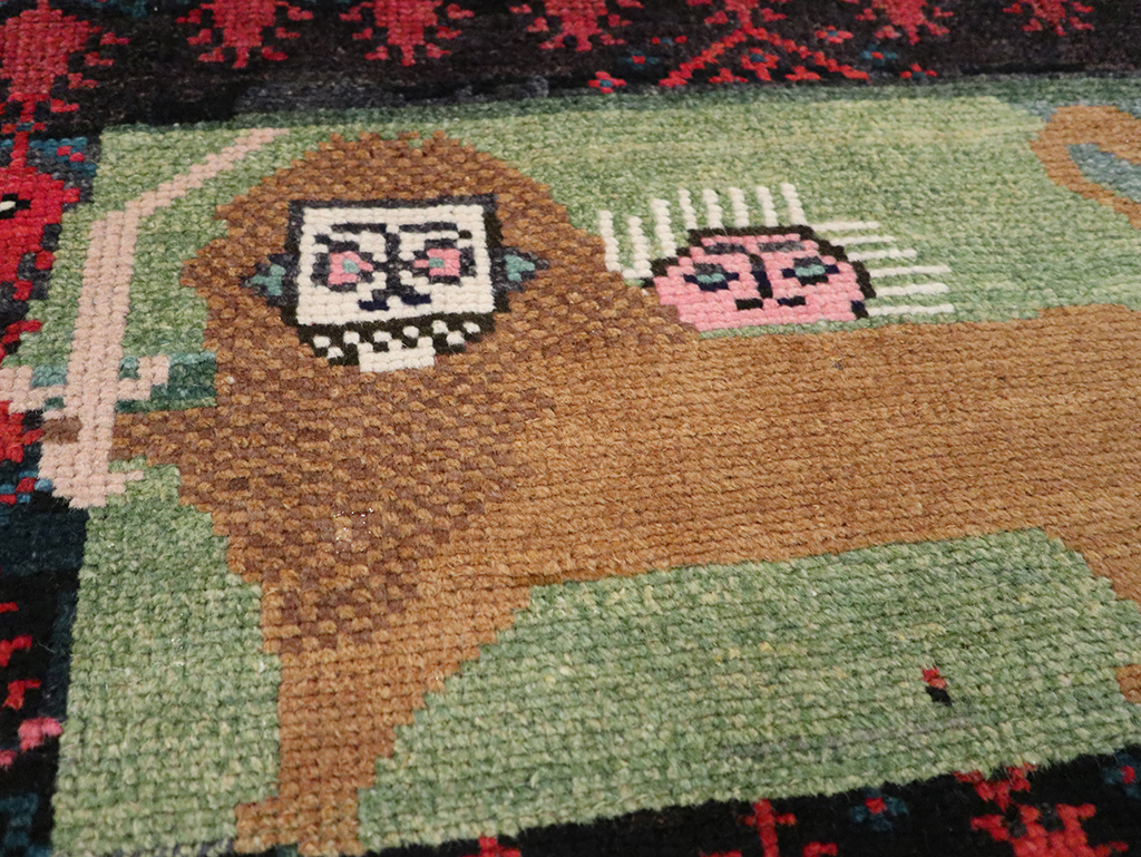 Vintage Persian Bakhtiari Pictorial Rug, No.25259 - Gss