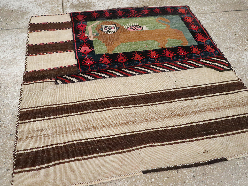 Vintage Persian Bakhtiari Pictorial Rug, No.25259 - Gss