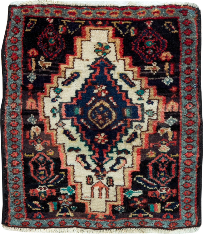 Vintage Persian Senneh Square Throw Rug, No.25276 - Gss