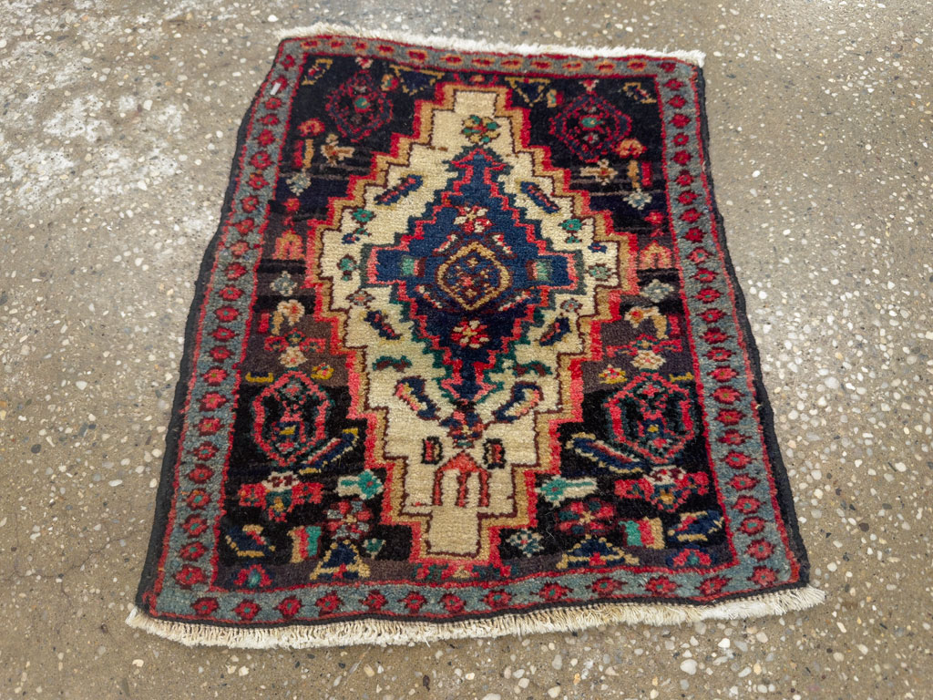 Vintage Persian Senneh Square Throw Rug, No.25276 - Gss