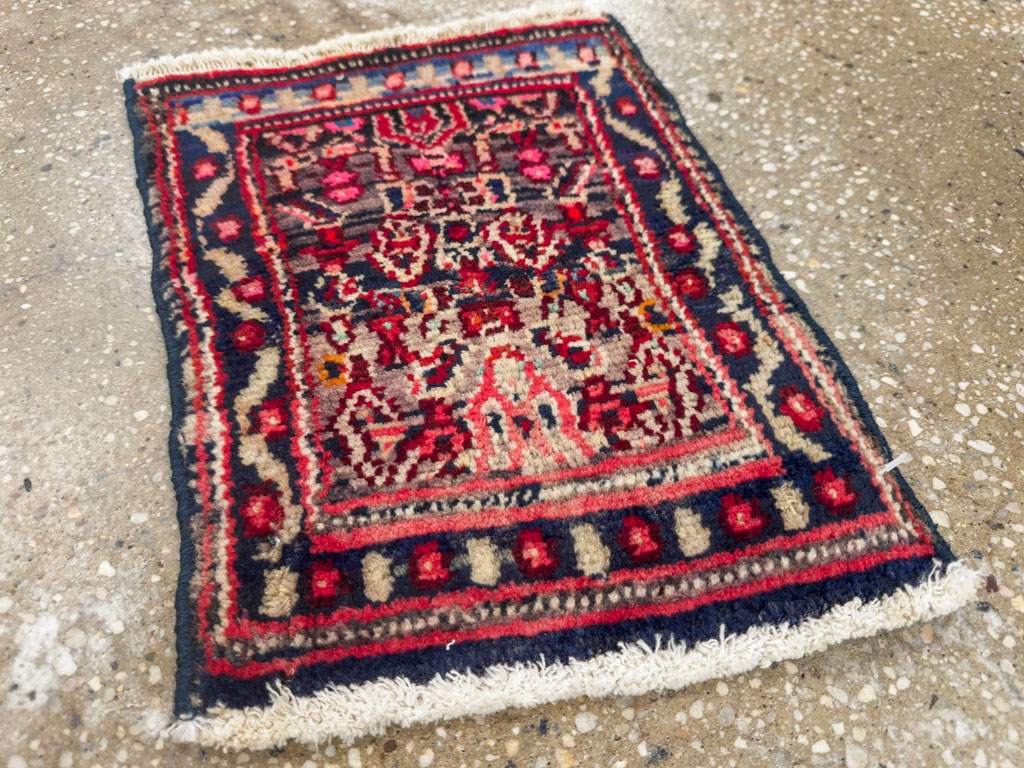 Vintage Persian Senneh Throw Rug, No.25277 - Gss