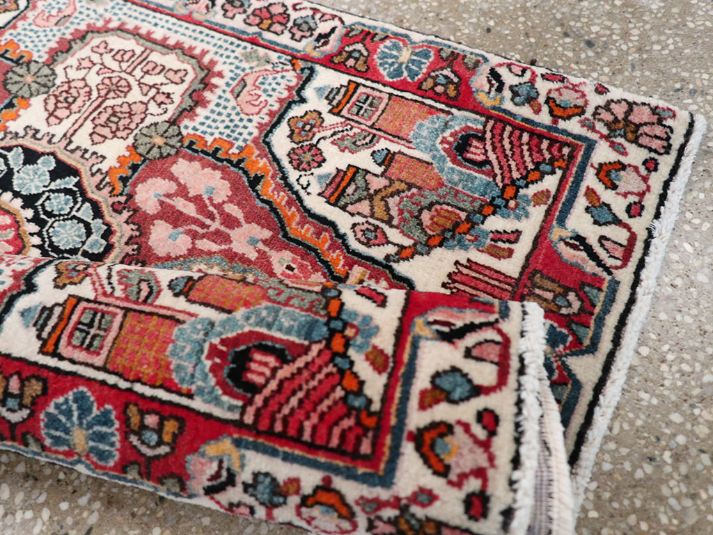Vintage Persian Sarouk Rug, No.25325 - Gss
