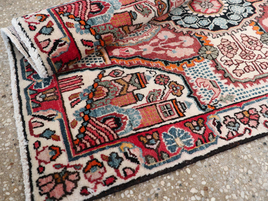 Vintage Persian Sarouk Rug, No.25325 - Gss