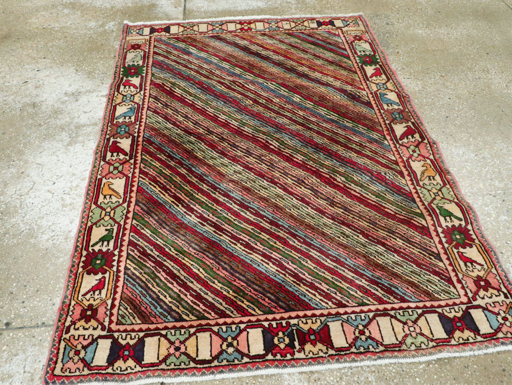 Vintage Persian Shiraz Rug, No.25379 - Gss