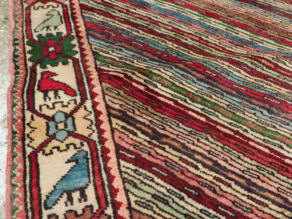 Vintage Persian Shiraz Rug, No.25379 - Gss