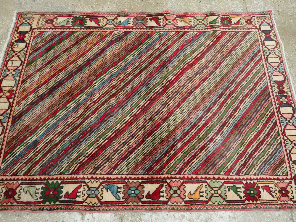Vintage Persian Shiraz Rug, No.25379 - Gss