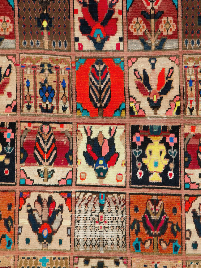 Vintage Persian Bakhtiari Rug, No.25383 - Gss