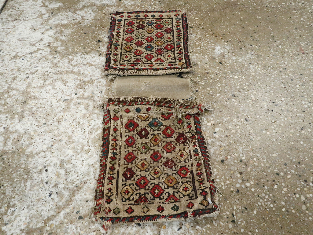 Antique Central Asian Soumak Saddlebag, No.25480 - Gss