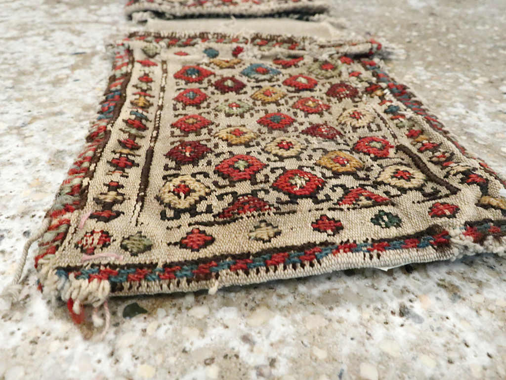 Antique Central Asian Soumak Saddlebag, No.25480 - Gss