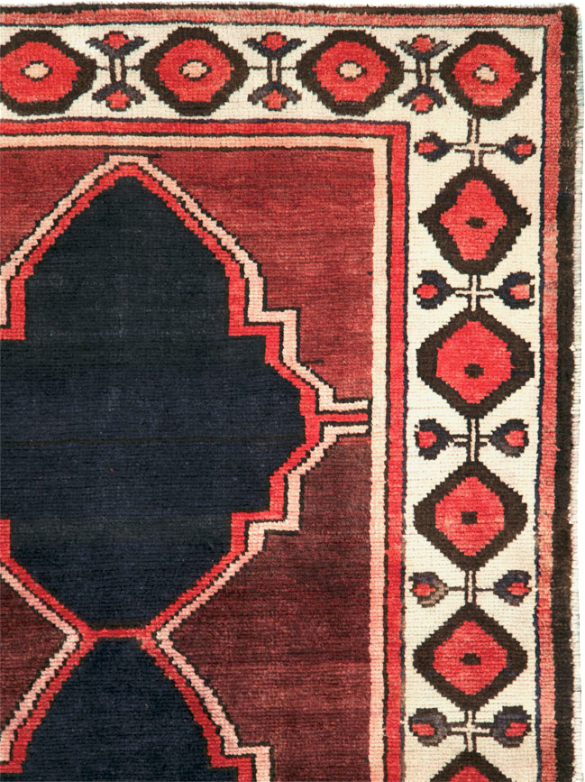Vintage Persian Bakhtiari Carpet, No.25532 - Gss