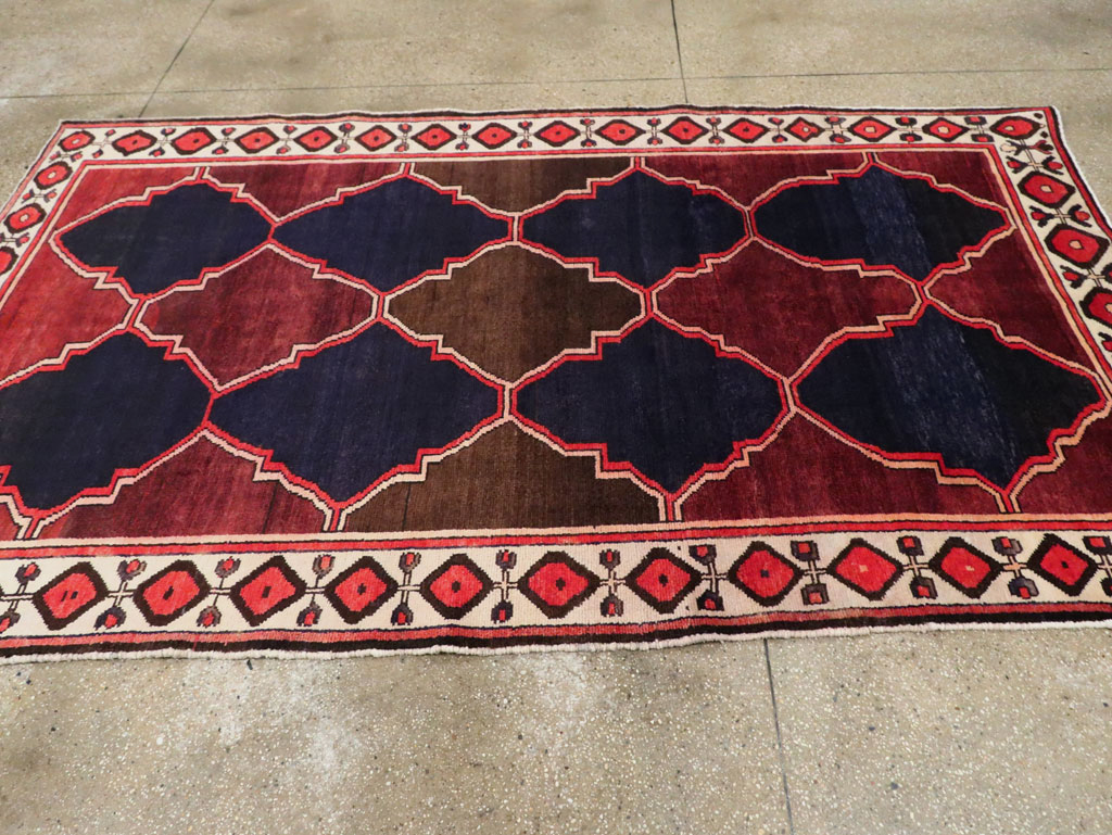 Vintage Persian Bakhtiari Carpet, No.25532 - Gss