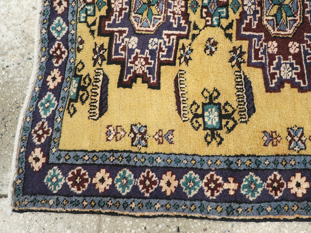 Vintage Tabriz Rug, No.25603 - Gss