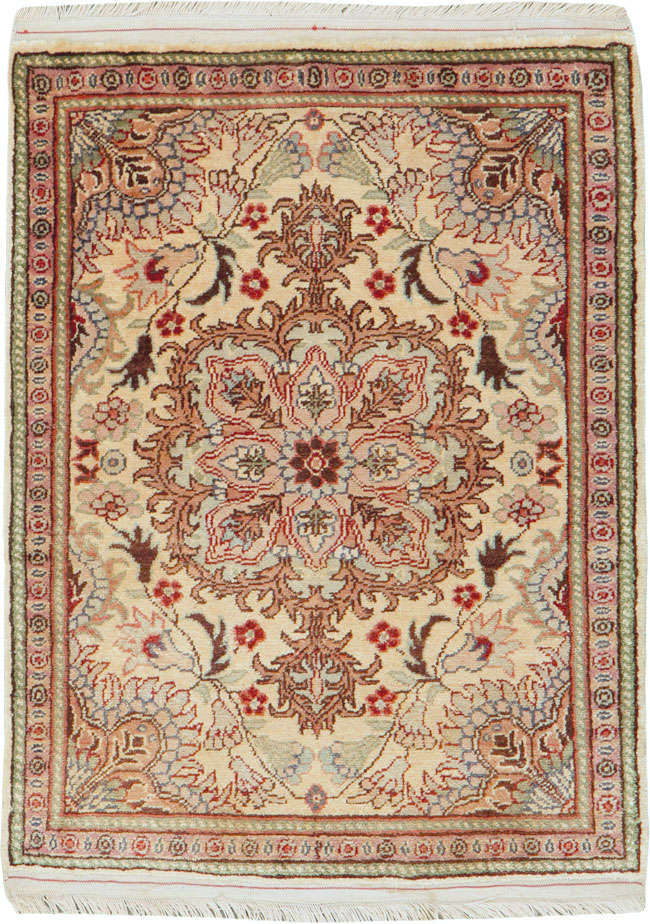 Vintage Turkish Herekeh Silk Rug, No.25721 - Gss