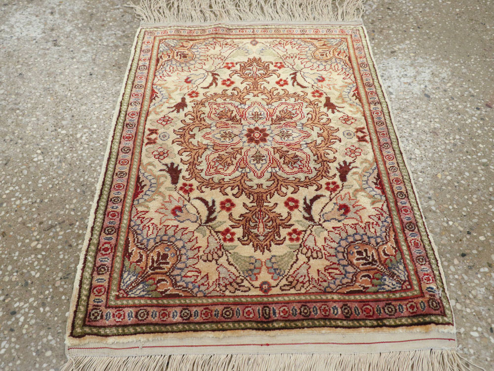 Vintage Turkish Herekeh Silk Rug, No.25721 - Gss