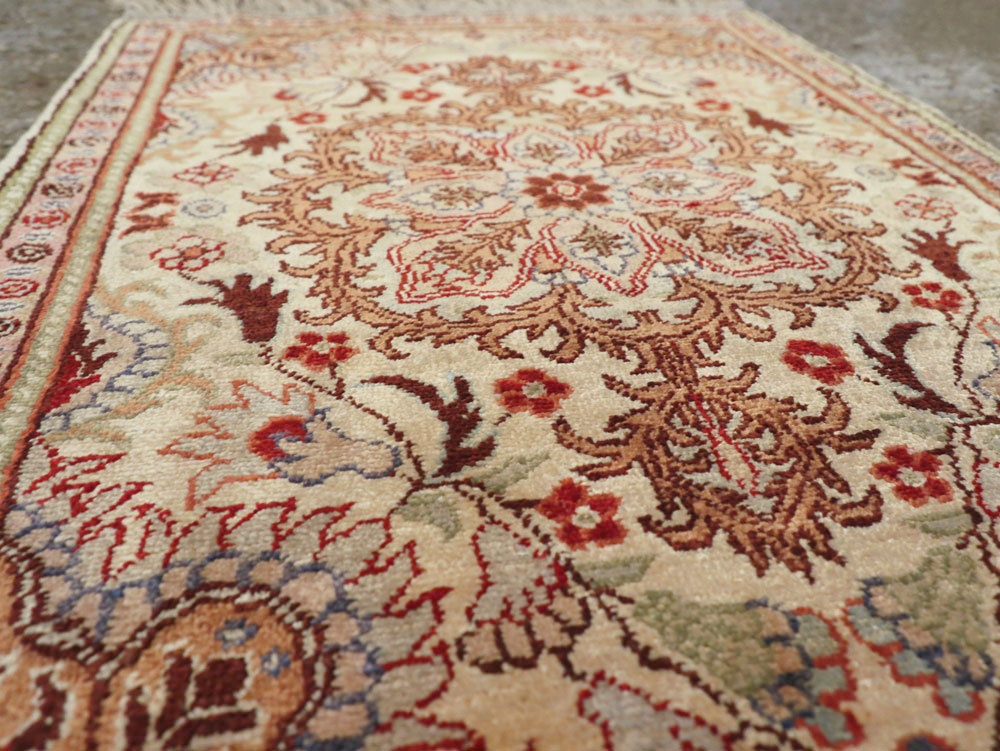 Vintage Turkish Herekeh Silk Rug, No.25721 - Gss