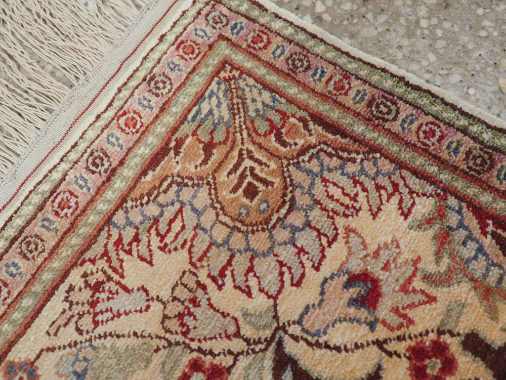 Vintage Turkish Herekeh Silk Rug, No.25721 - Gss