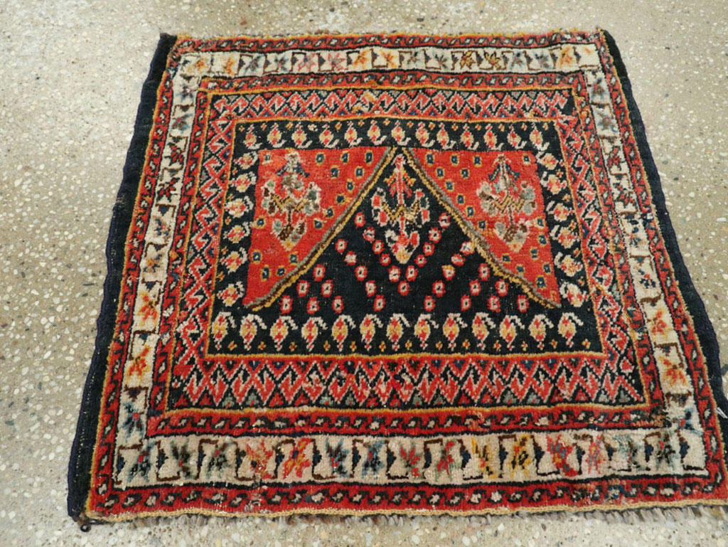 Vintage Persian Qashqai Rug, No.25722 - Gss