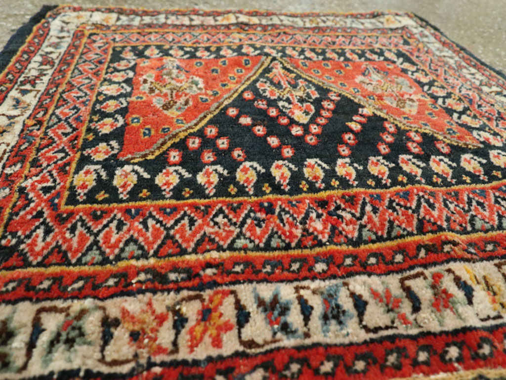 Vintage Persian Qashqai Rug, No.25722 - Gss
