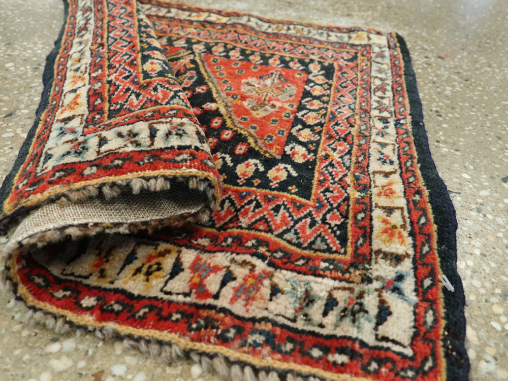 Vintage Persian Qashqai Rug, No.25722 - Gss