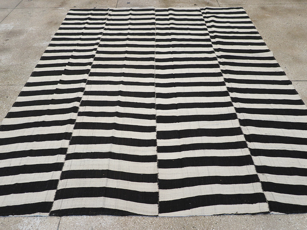 Vintage Persian Flatweave Kilim Accent Carpet, No.25840 - Gss