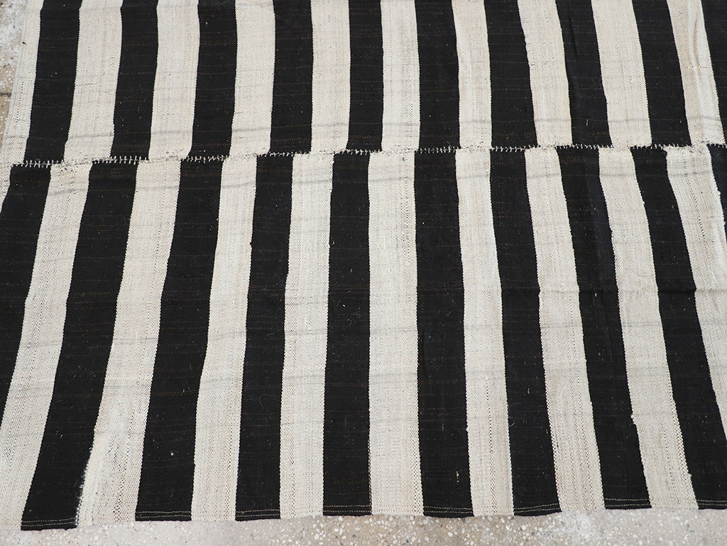 Vintage Persian Flatweave Kilim Accent Carpet, No.25840 - Gss