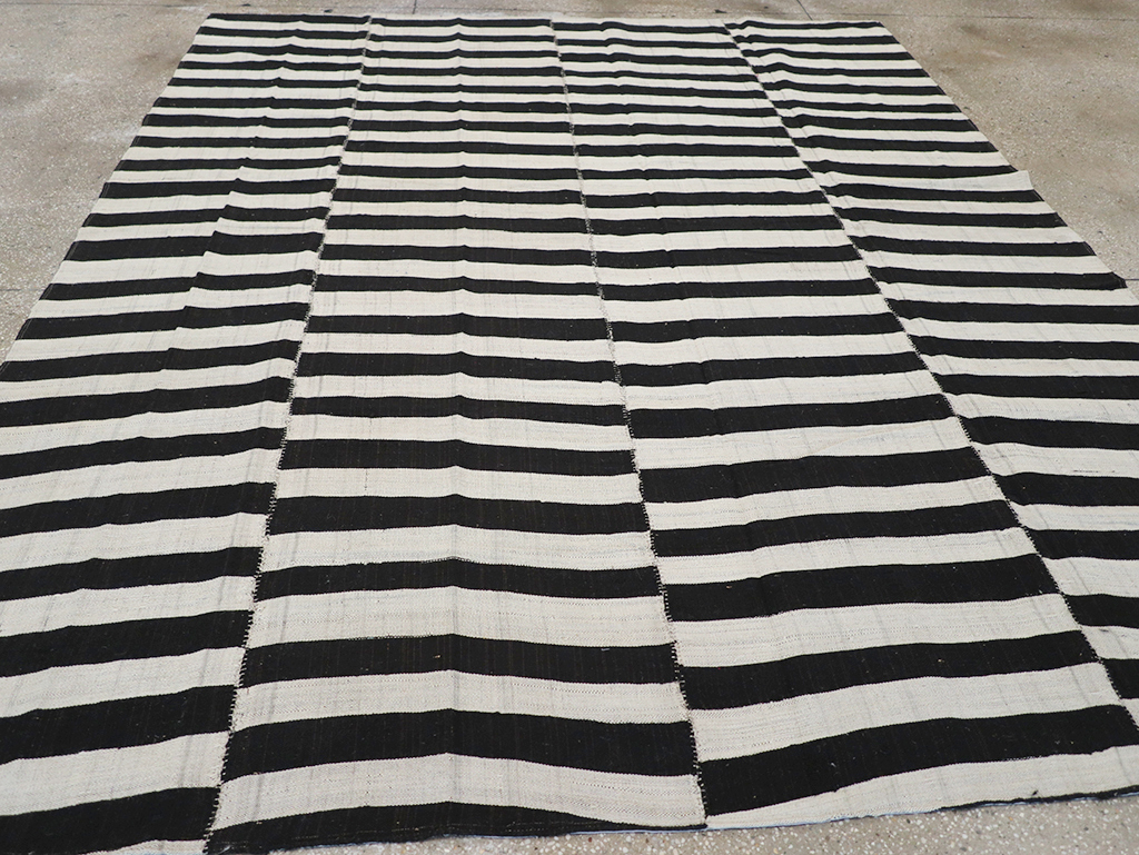 Vintage Persian Flatweave Kilim Accent Carpet, No.25840 - Gss