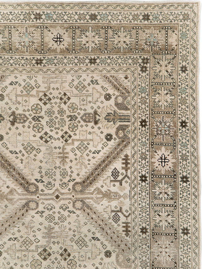 Vintage Persian Tabriz Accent Carpet, No.25866 - Gss