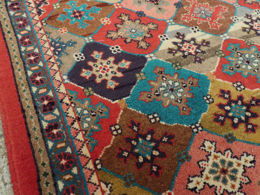 Vintage Persian Mahal Rug, No.25954 - Gss