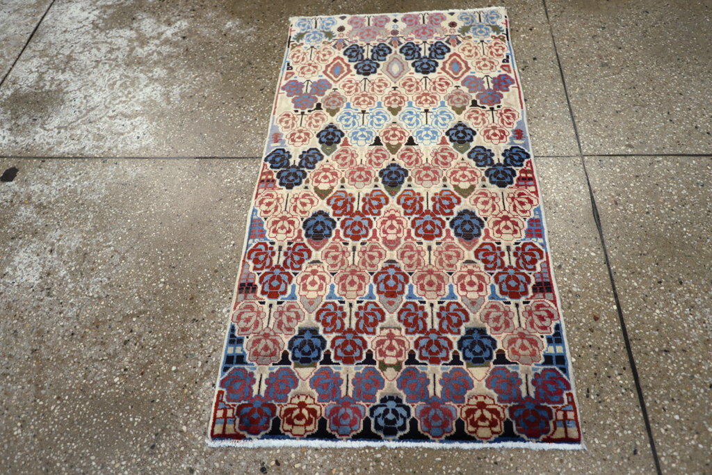 Vintage Persian Tabriz Rug, No.25972 - Gss