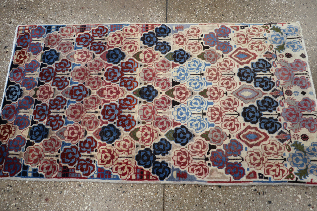 Vintage Persian Tabriz Rug, No.25972 - Gss