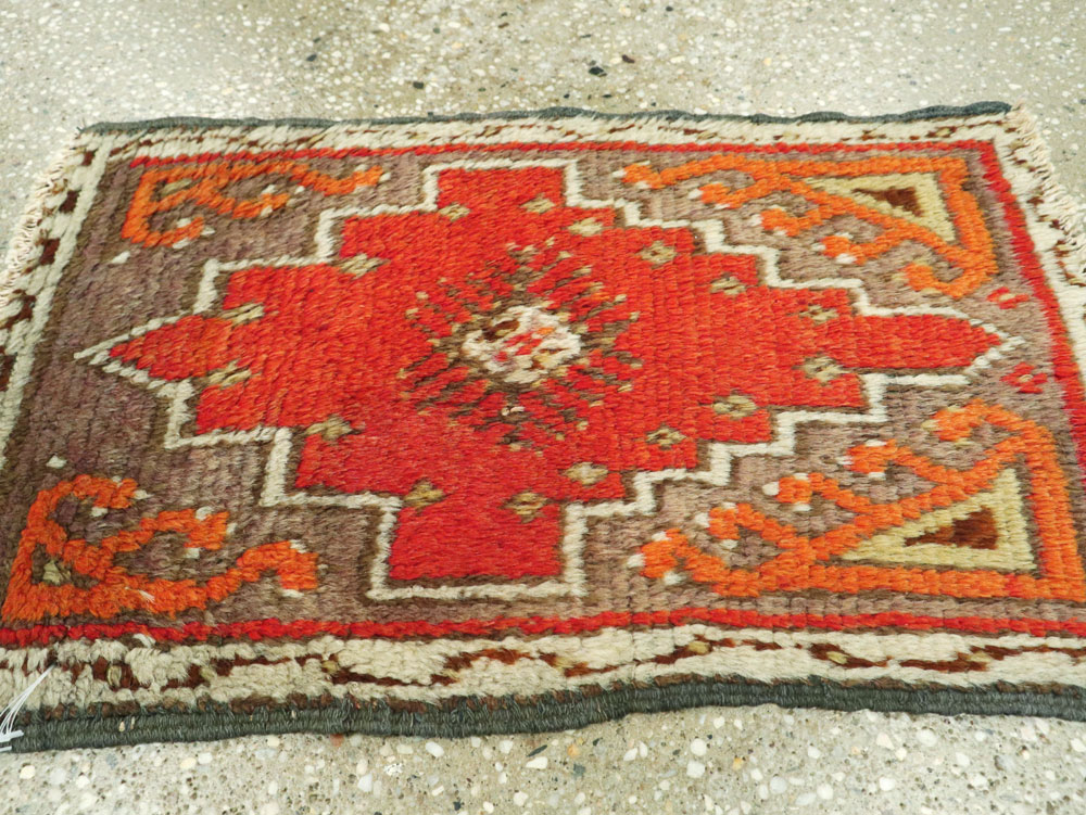 Vintage Turkish Anatolian Throw Rug, No.26032 - Gss