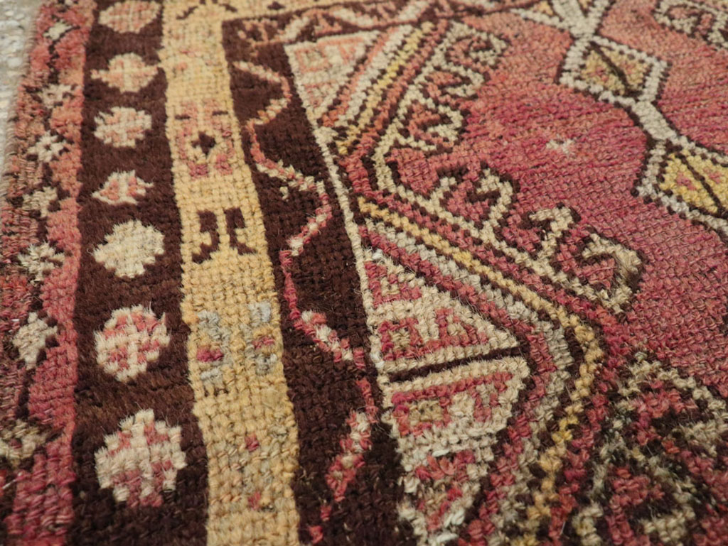 Vintage Turkish Anatolian Throw Rug, No.26037 - Gss