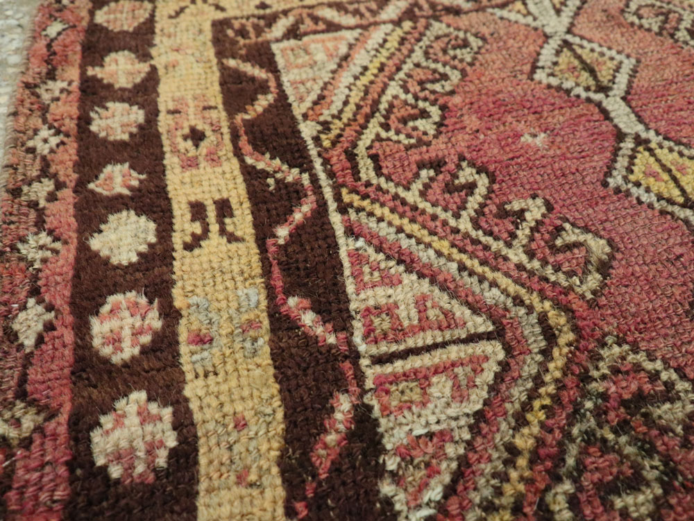 Vintage Turkish Anatolian Throw Rug, No.26037 - Gss