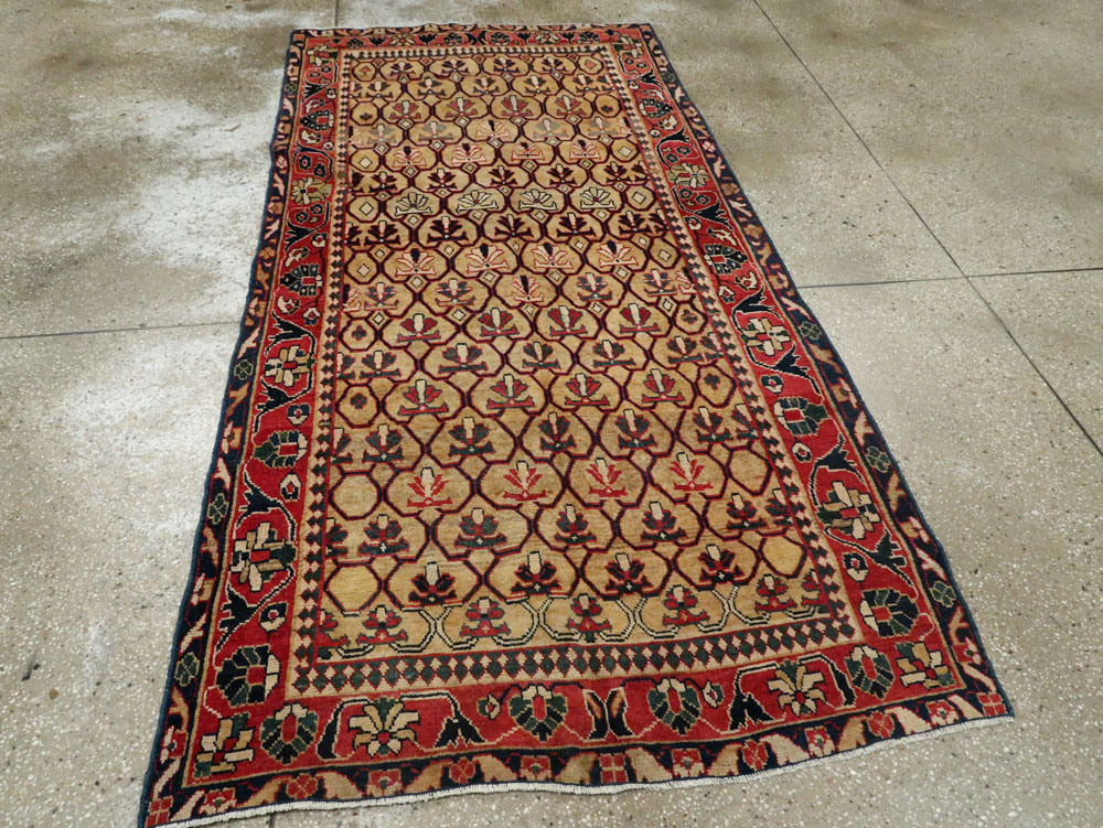 Vintage Persian Fereghan Mahal Rug, No.26129 - Gss