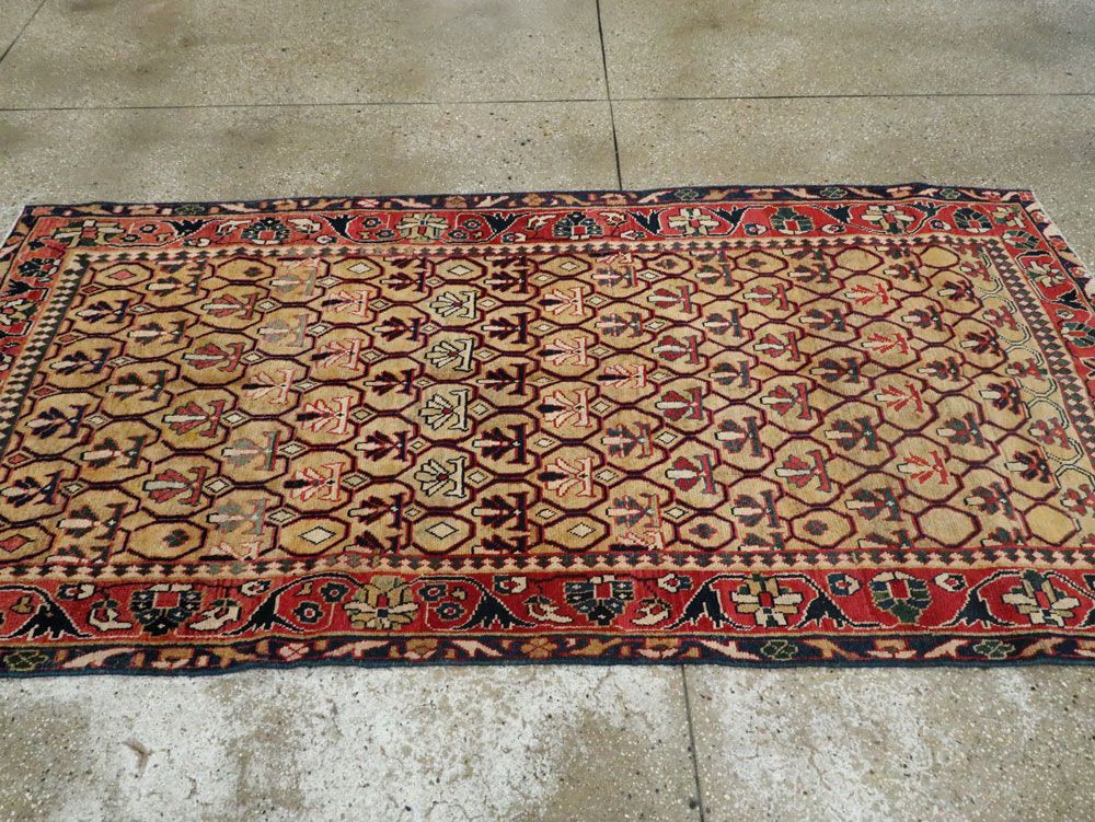Vintage Persian Fereghan Mahal Rug, No.26129 - Gss