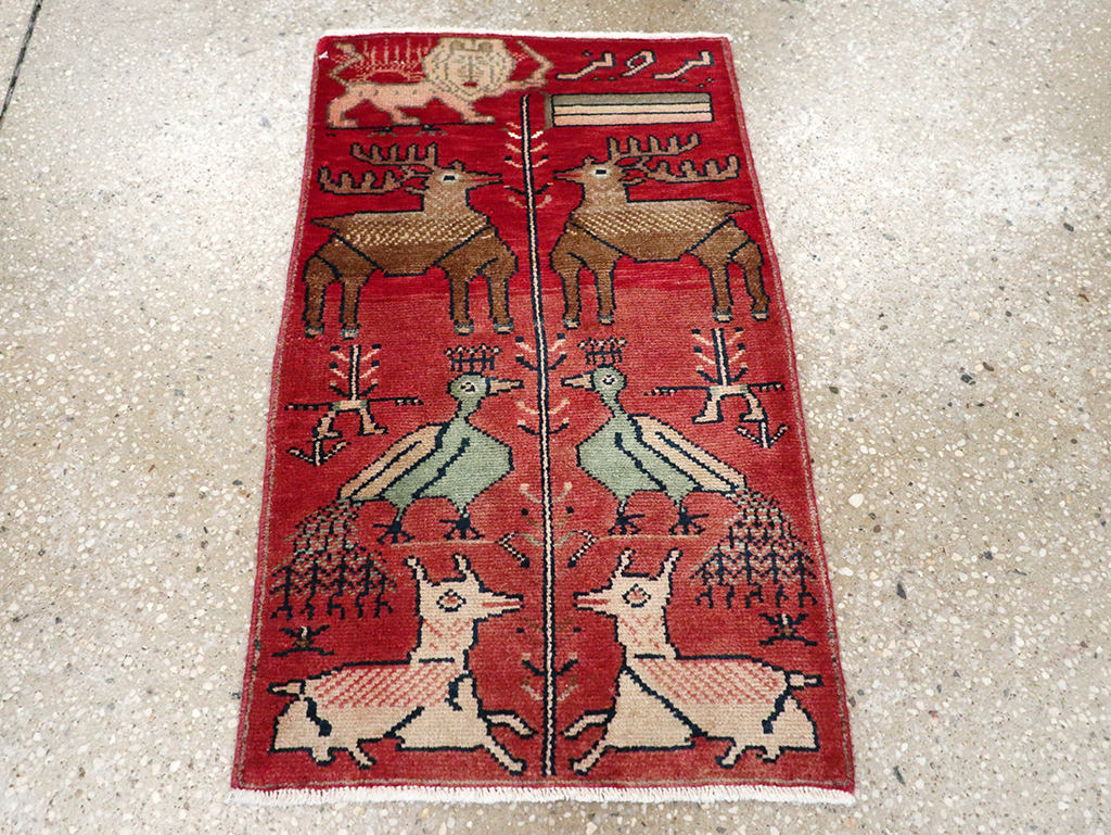 Vintage Persian Mahal Pictorial Rug, No.26228 - Gss