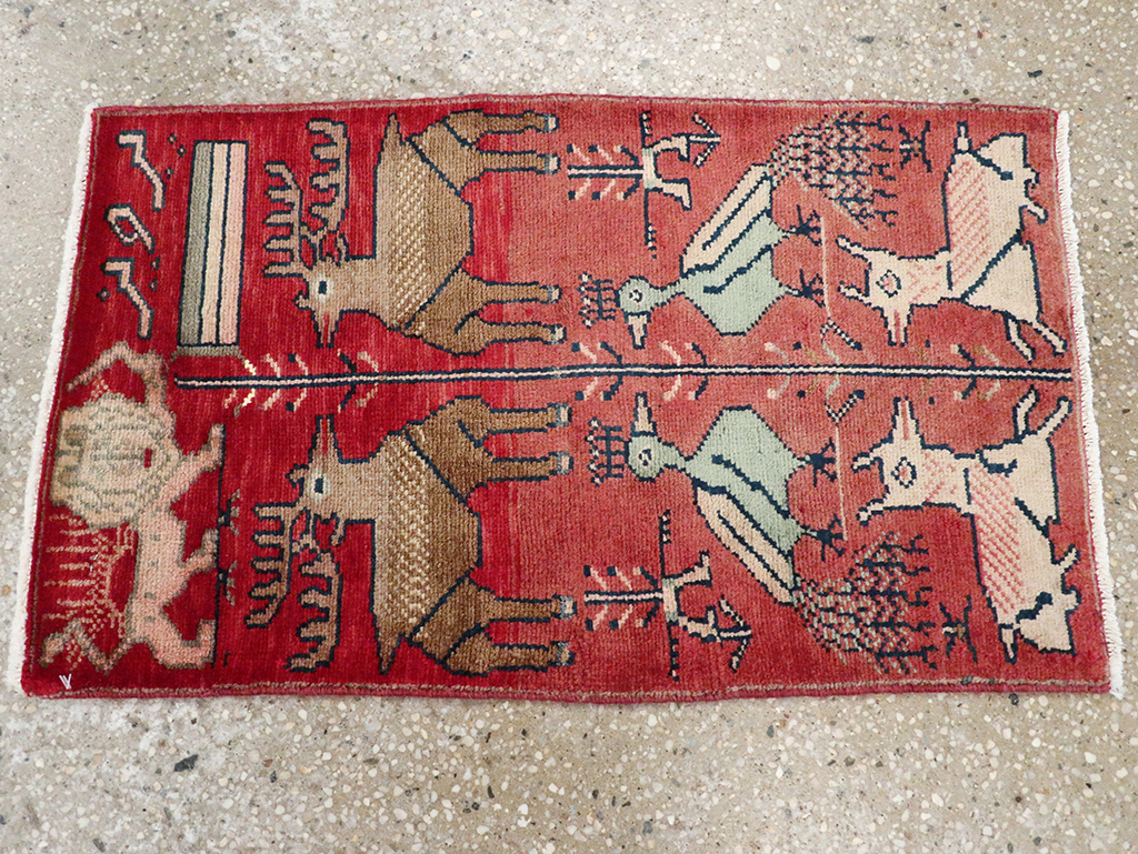 Vintage Persian Mahal Pictorial Rug, No.26228 - Gss